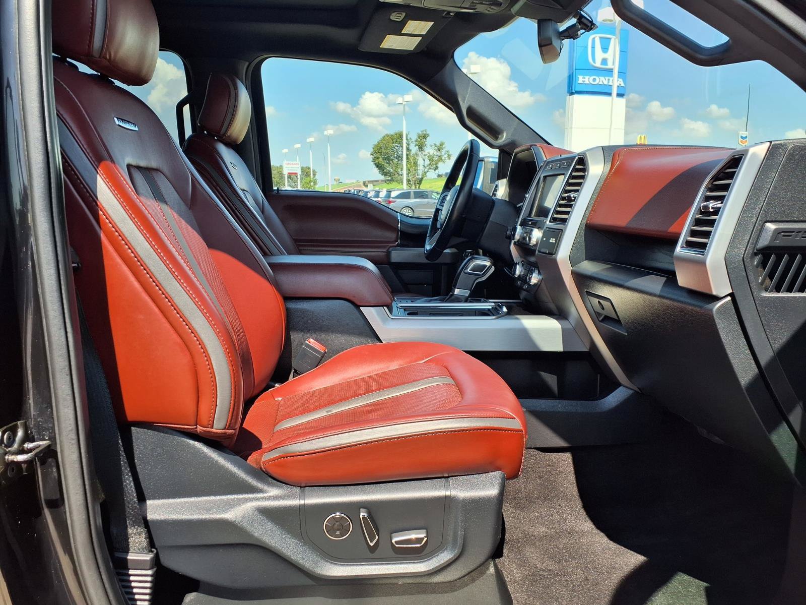 Used 2020 Ford F150 Platinum w/ Equipment Group 701A Luxury AWD/4WD image 14