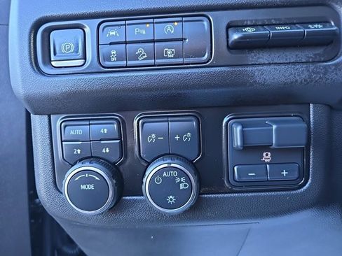 Used 2024 Chevrolet Tahoe Premier w/ Premium Package image 28