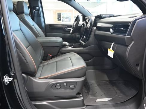New 2026 GMC Yukon XL AT4 w/ AT4 Premium Plus Package AWD/4WD image 12