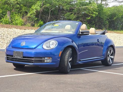 Used 2013 Volkswagen Beetle 2.0T FWD image 17