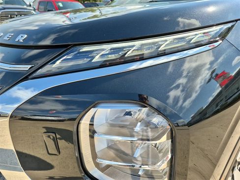 New 2025 Mitsubishi Outlander SEL image 29