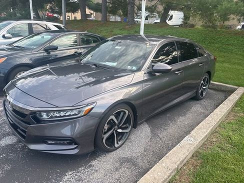 Used 2019 Honda Accord Sport image 2