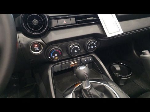 New 2025 MAZDA MX-5 Miata Club image 40