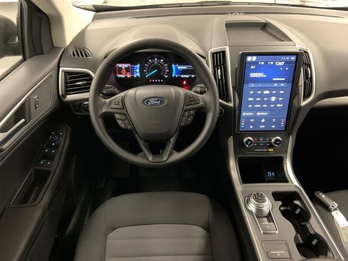 New 2024 Ford Edge SE image 10
