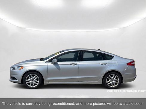 Used 2016 Ford Fusion SE FWD image 9