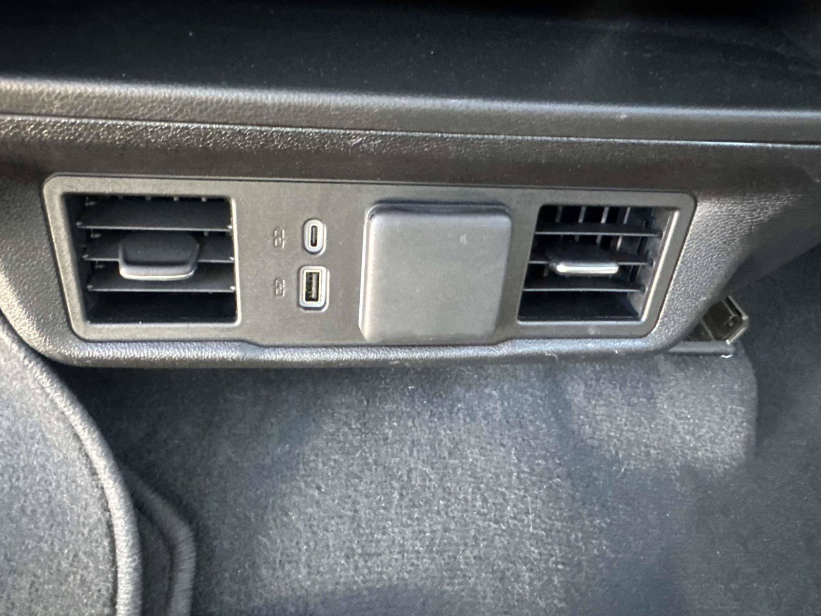 Used 2025 GMC Sierra 1500 SLT AWD/4WD image 22