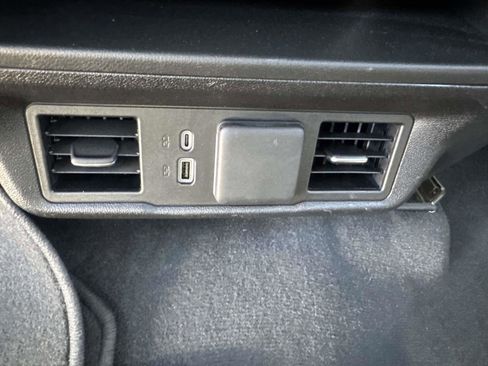 Used 2025 GMC Sierra 1500 SLT AWD/4WD image 22