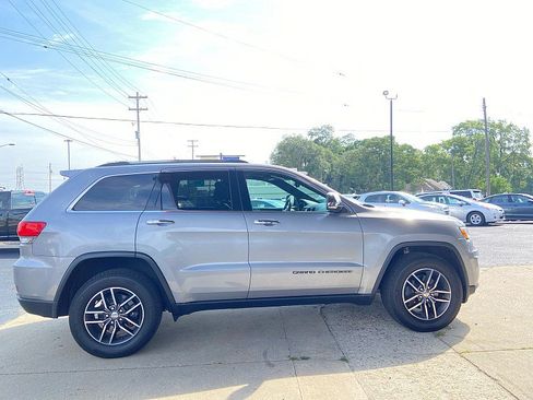 Used 2018 Jeep Grand Cherokee Limited AWD/4WD image 4