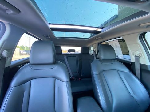 Certified 2024 Kia Sportage EX w/ EX Premium Package AWD/4WD image 29