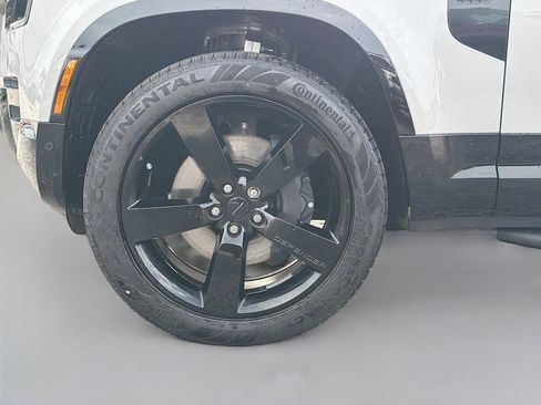 New 2026 Land Rover Defender 130 X-Dynamic SE AWD/4WD image 43