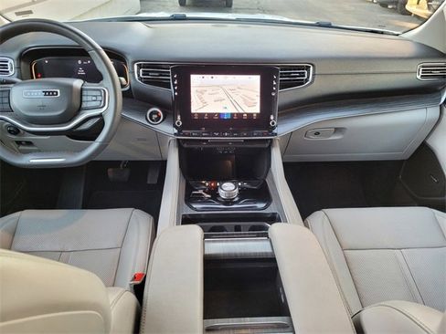 Used 2024 Jeep Wagoneer Series II w/ Flexible Seating Group image 6