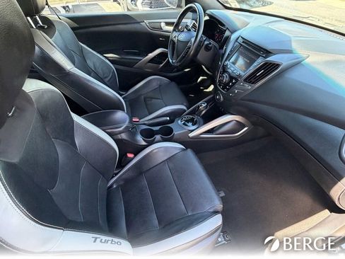 Used 2016 Hyundai Veloster Turbo image 13