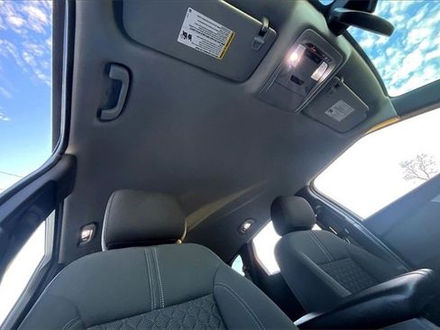 Used 2019 Chevrolet Blazer LT image 17