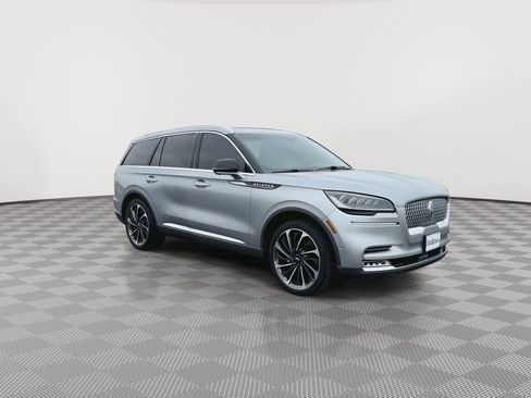Used 2020 Lincoln Aviator Reserve w/ Equipment Group 201A AWD/4WD image 2