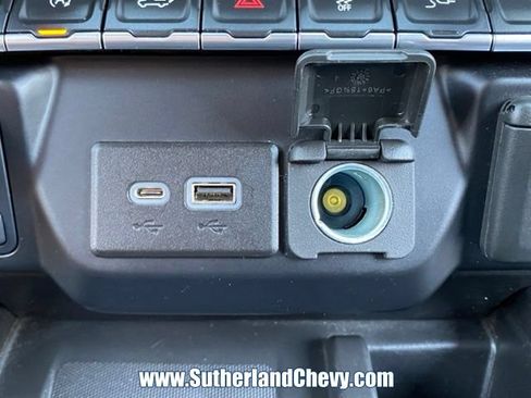 Used 2021 Chevrolet Silverado 1500 High Country w/ Technology Package AWD/4WD image 45