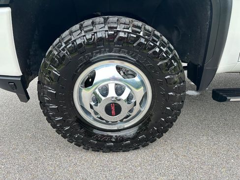 Used 2022 GMC Sierra 3500 Denali w/ Denali Ultimate Package AWD/4WD image 60