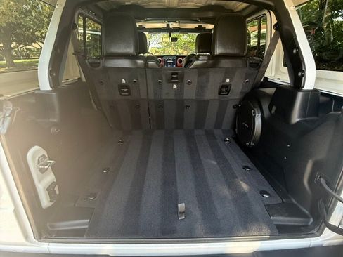 Used 2020 Jeep Wrangler Unlimited Rubicon AWD/4WD image 46