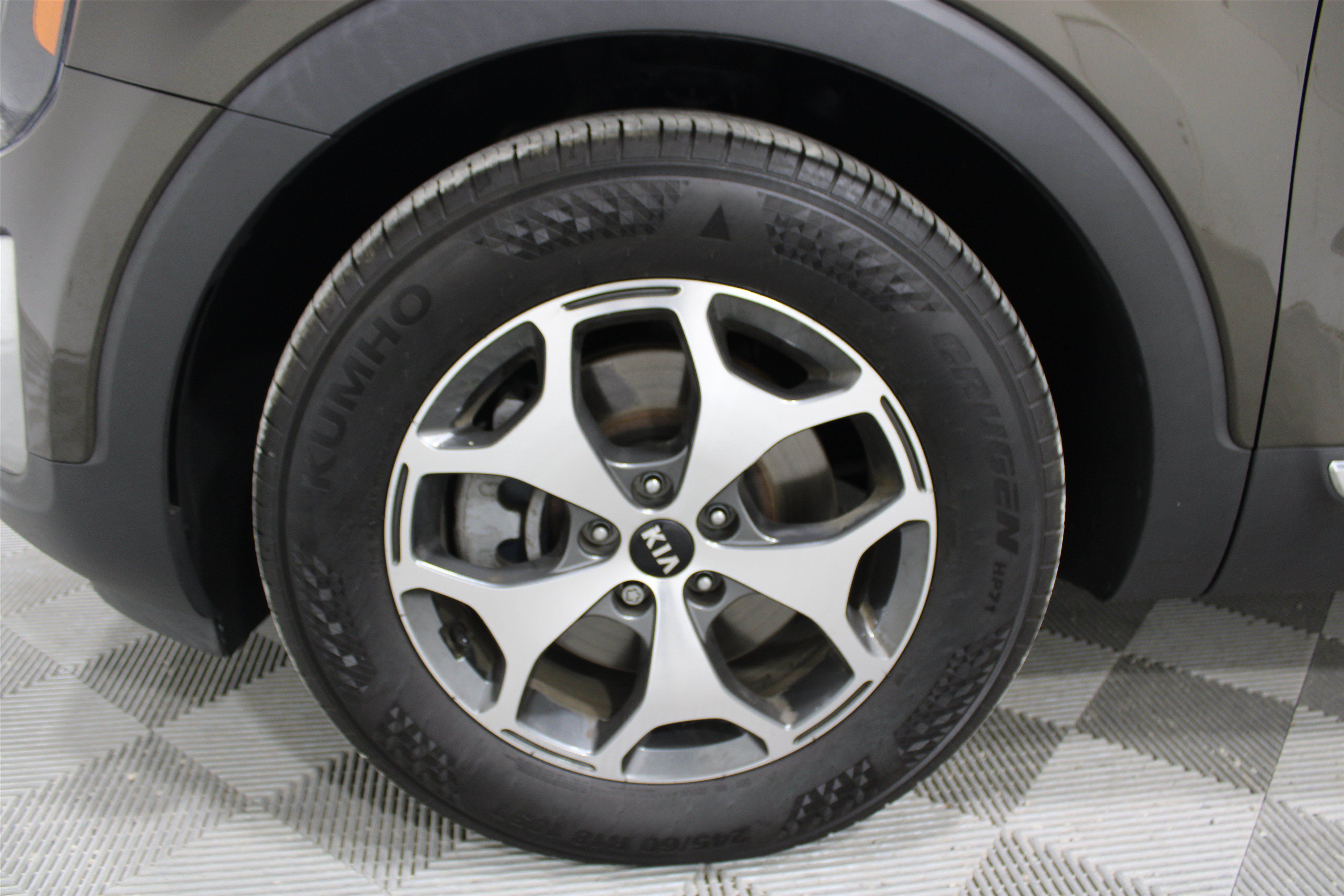 Used 2021 Kia Telluride EX w/ Towing Package AWD/4WD image 9