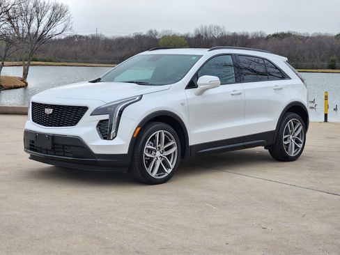 Certified 2023 Cadillac XT4 Sport w/ Enhanced Visibility Package image 3