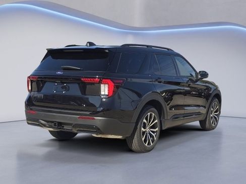New 2026 Ford Explorer ST-Line RWD image 3