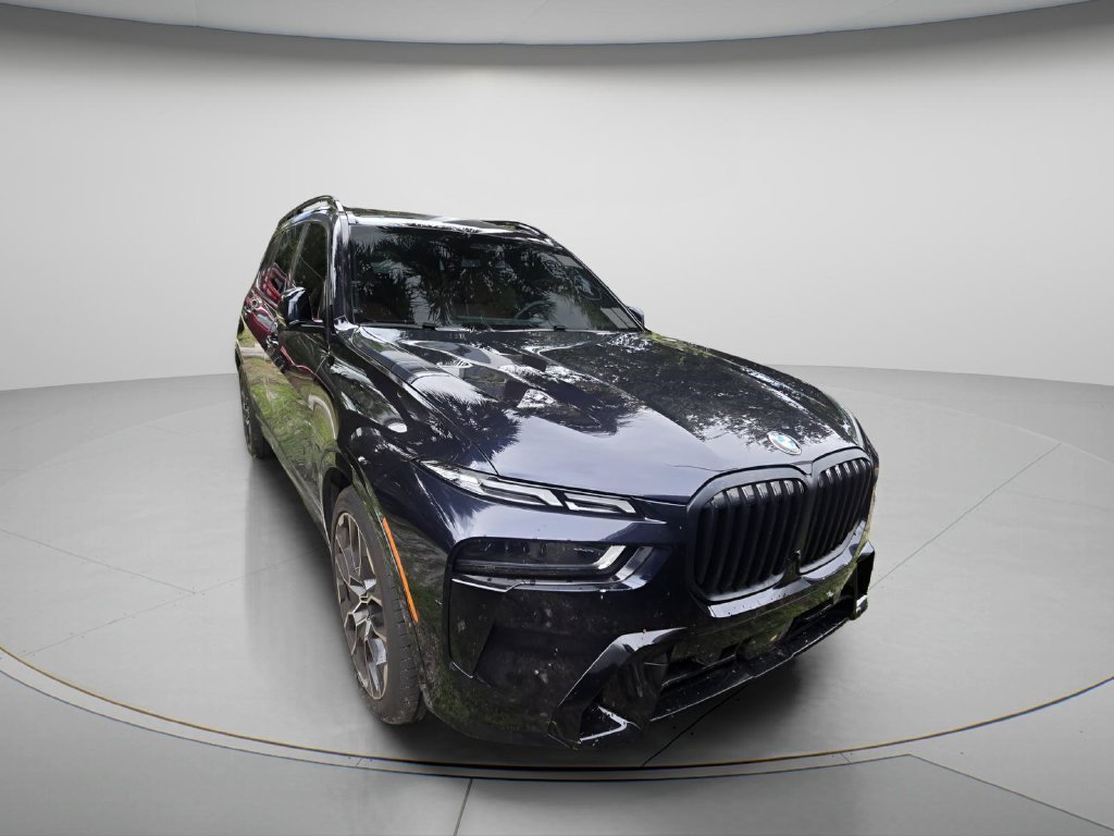 Used 2023 BMW X7 xDrive40i w/ M Sport Package AWD/4WD image 3