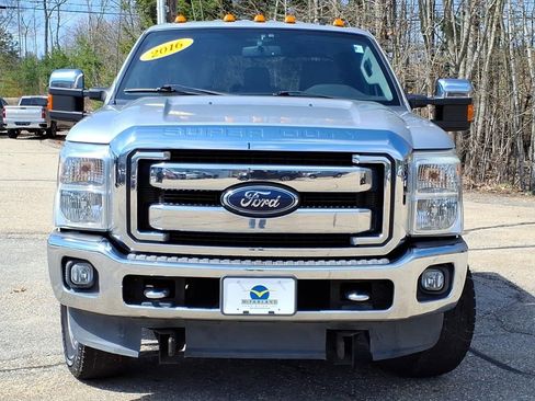 Used 2016 Ford F250 XLT w/ XLT Premium Package AWD/4WD image 8
