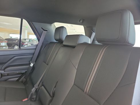Used 2025 Toyota 4Runner Limited AWD/4WD image 15