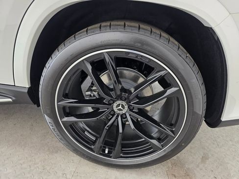 New 2026 Mercedes-Benz GLS 450 4MATIC image 11