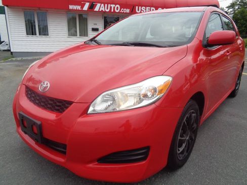 Used 2009 Toyota Matrix FWD image 14