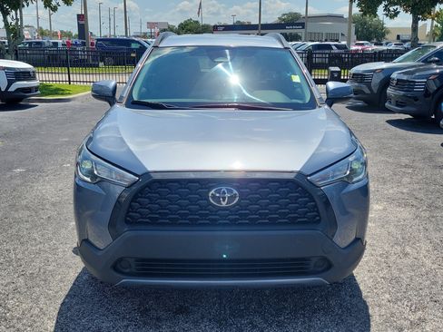 Used 2023 Toyota Corolla Cross LE FWD image 2