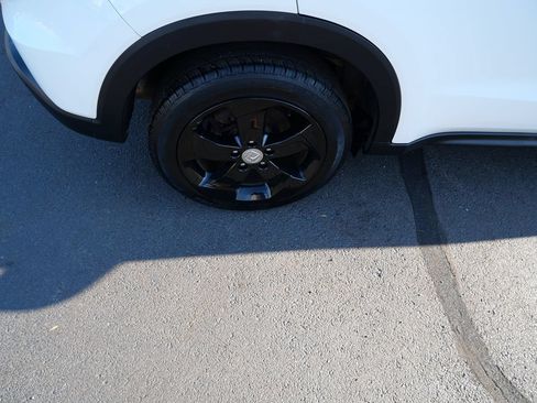 Used 2016 Honda HR-V LX image 32