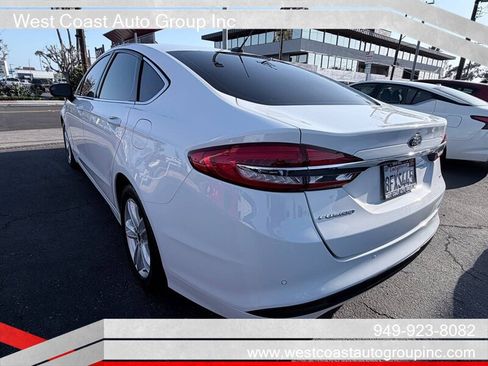 Used 2018 Ford Fusion SE w/ Fusion SE Technology Package FWD image 4