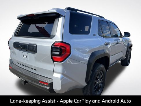 Used 2025 Toyota 4Runner SR5 AWD/4WD image 9