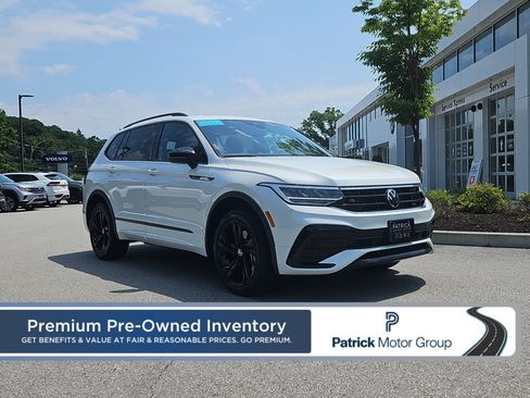 Certified 2024 Volkswagen Tiguan SE R-Line AWD/4WD image 1