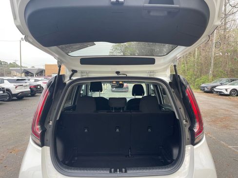 Used 2025 Kia Soul LX w/ LX Technology Package image 29