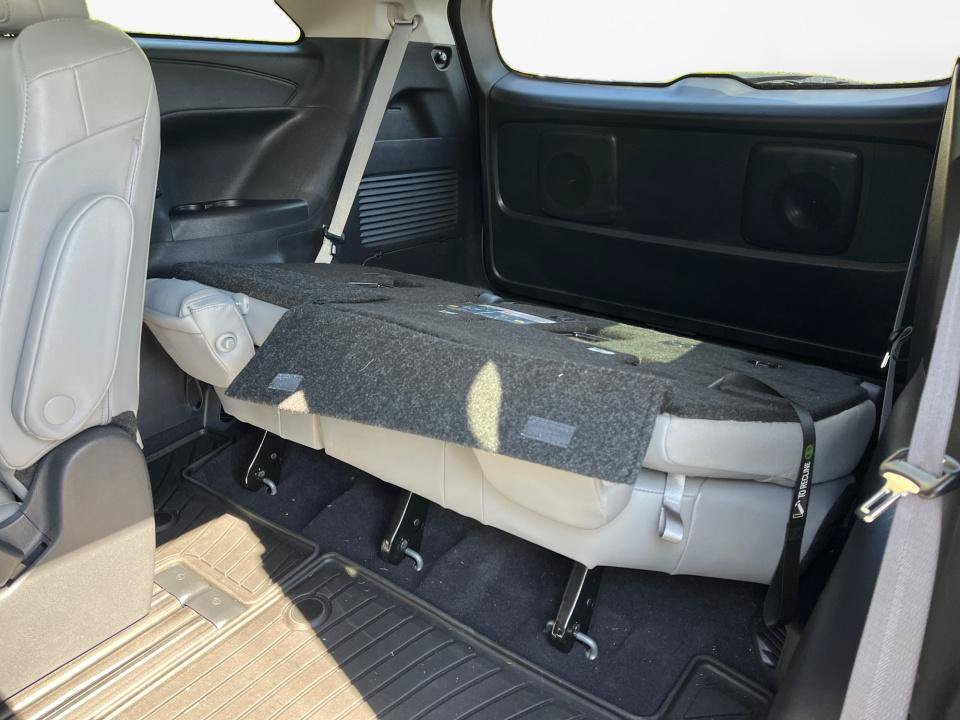 Used 2025 Toyota Sienna XLE FWD image 12