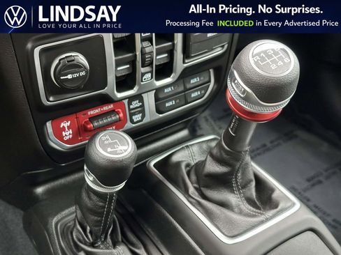 Used 2025 Jeep Wrangler Unlimited Rubicon w/ Convenience Group image 19