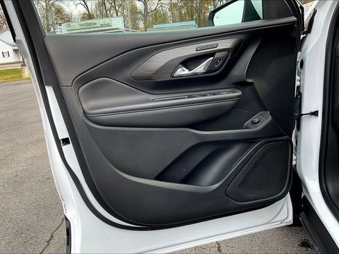 Used 2022 GMC Terrain SLT image 22