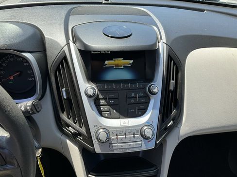 Used 2017 Chevrolet Equinox LS FWD image 30