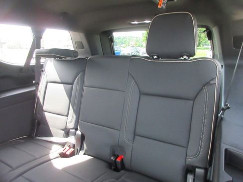 New 2026 GMC Yukon XL Elevation w/ Elevation Premium Package AWD/4WD image 13