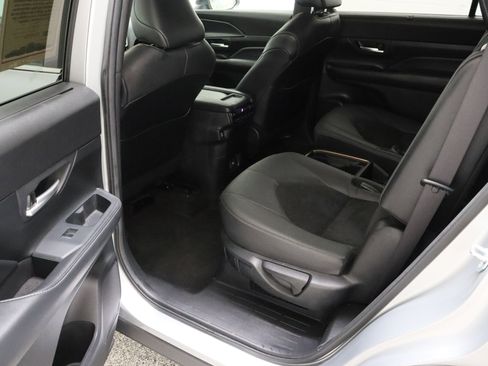 Used 2024 Toyota Grand Highlander AWD Hybrid image 28
