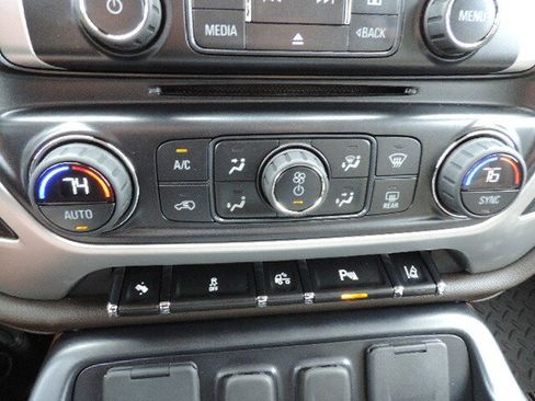 Used 2014 GMC Sierra 1500 SLT w/ SLT Crew Cab Value Package image 19