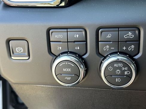New 2026 GMC Sierra 2500 Denali w/ Denali Reserve Package image 17