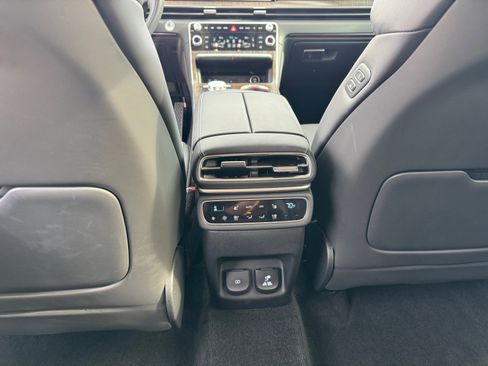 Used 2025 Genesis GV80 3.5T Prestige image 32