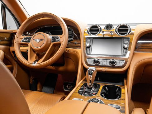 Used 2019 Bentley Bentayga image 27