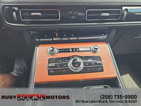 Used 2024 Lincoln Aviator Reserve AWD/4WD image 22