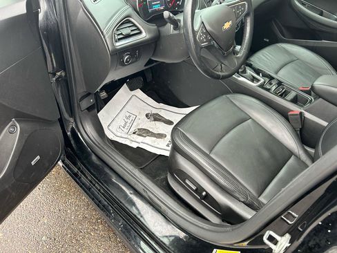 Used 2016 Chevrolet Cruze Premier image 11