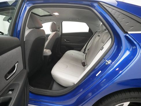 Used 2024 Hyundai Elantra Limited FWD image 15