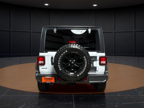 Used 2023 Jeep Wrangler Unlimited w/ Cold Weather Group AWD/4WD image 4