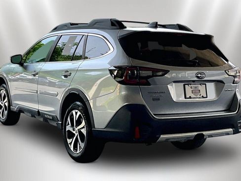Certified 2022 Subaru Outback Limited AWD/4WD image 4